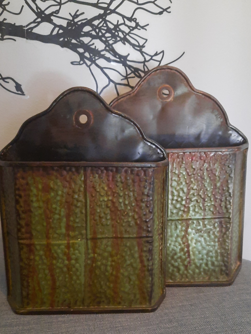Decorative Wall Pocket Organizer Green and Brown Embossed Metal Set New